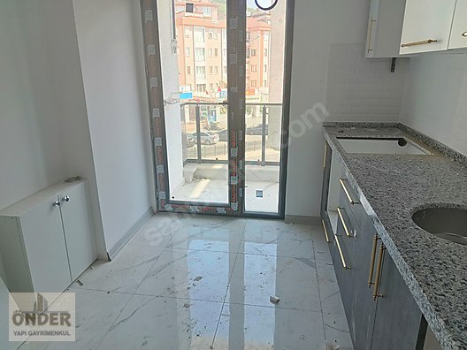 YAKACIK MEYDANDA SATILIK 3+1 DAİRE - İSTANBUL KARTAL fotoğraf 3