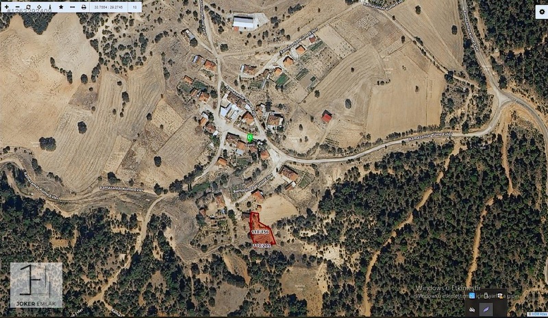 TARLA FİYATINA KARABEYLİ KÖYÜNDE 898 m2 ACİL SATILIK ARSA - UŞAK MERKEZ fotoğraf 3