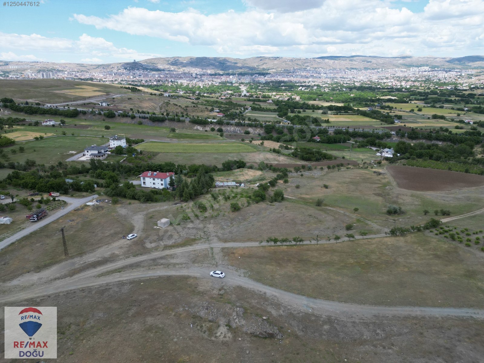 REMAX DOĞU'DAN ŞEHİR MANZARALI FERAH ALANDA VİLLA ARSASI - ELAZIĞ MERKEZ fotoğraf 11