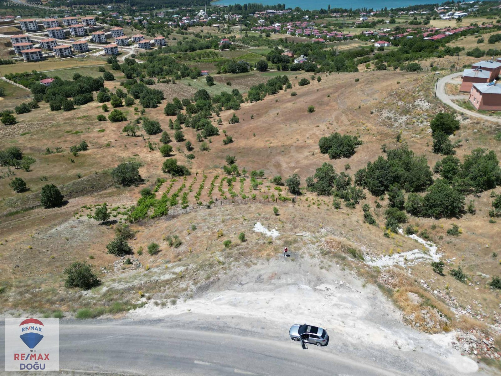 REMAX DOĞU'DAN GEZİN'DE SATILIK MANZARALI ARAZİ - ELAZIĞ MADEN fotoğraf 4