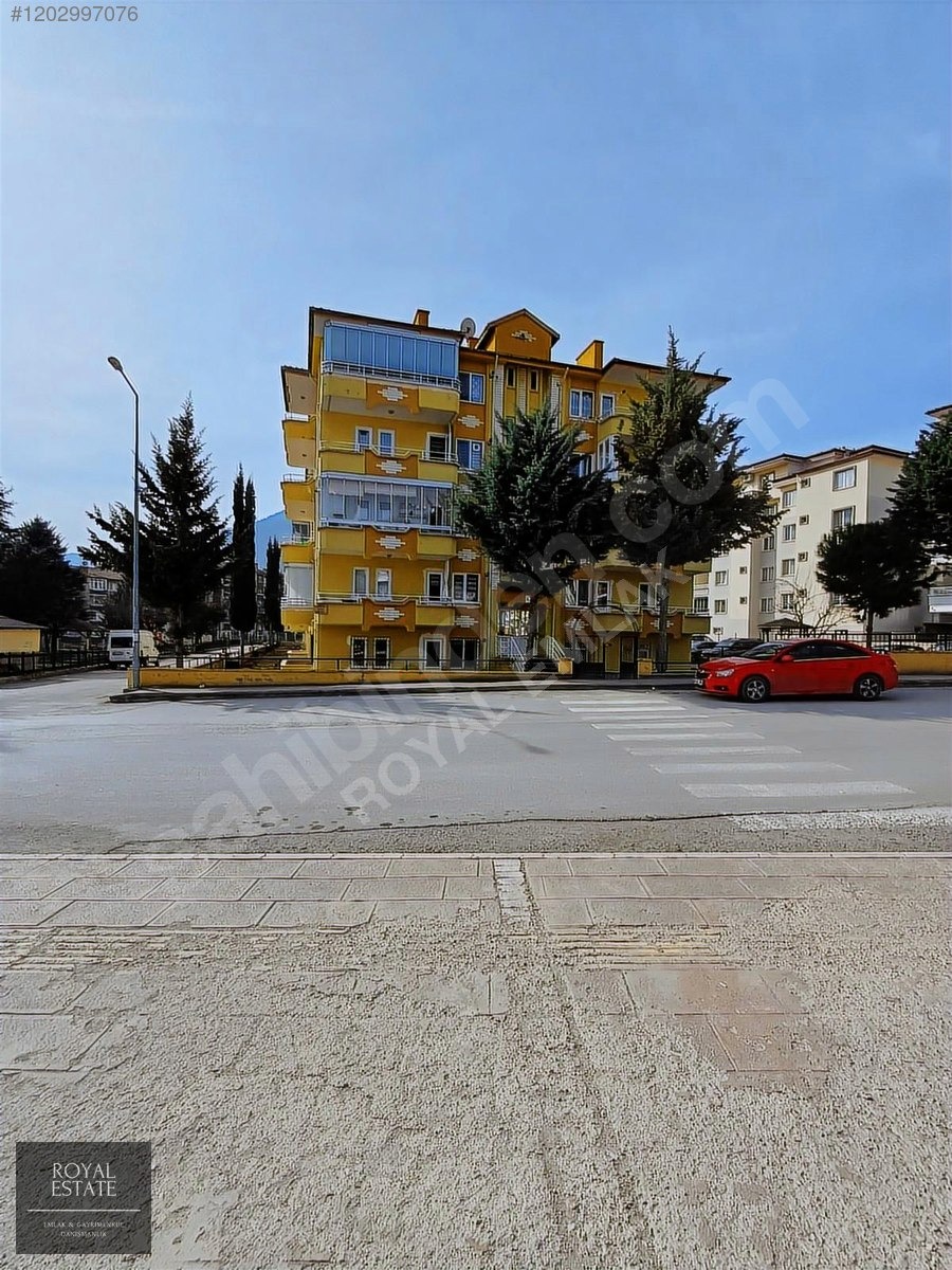 ROYAL EMLAKTAN ÇOK GÜZEL KONUMDA 3+1 FUL EŞYALI DAİRE - AMASYA MERKEZ fotoğraf 9