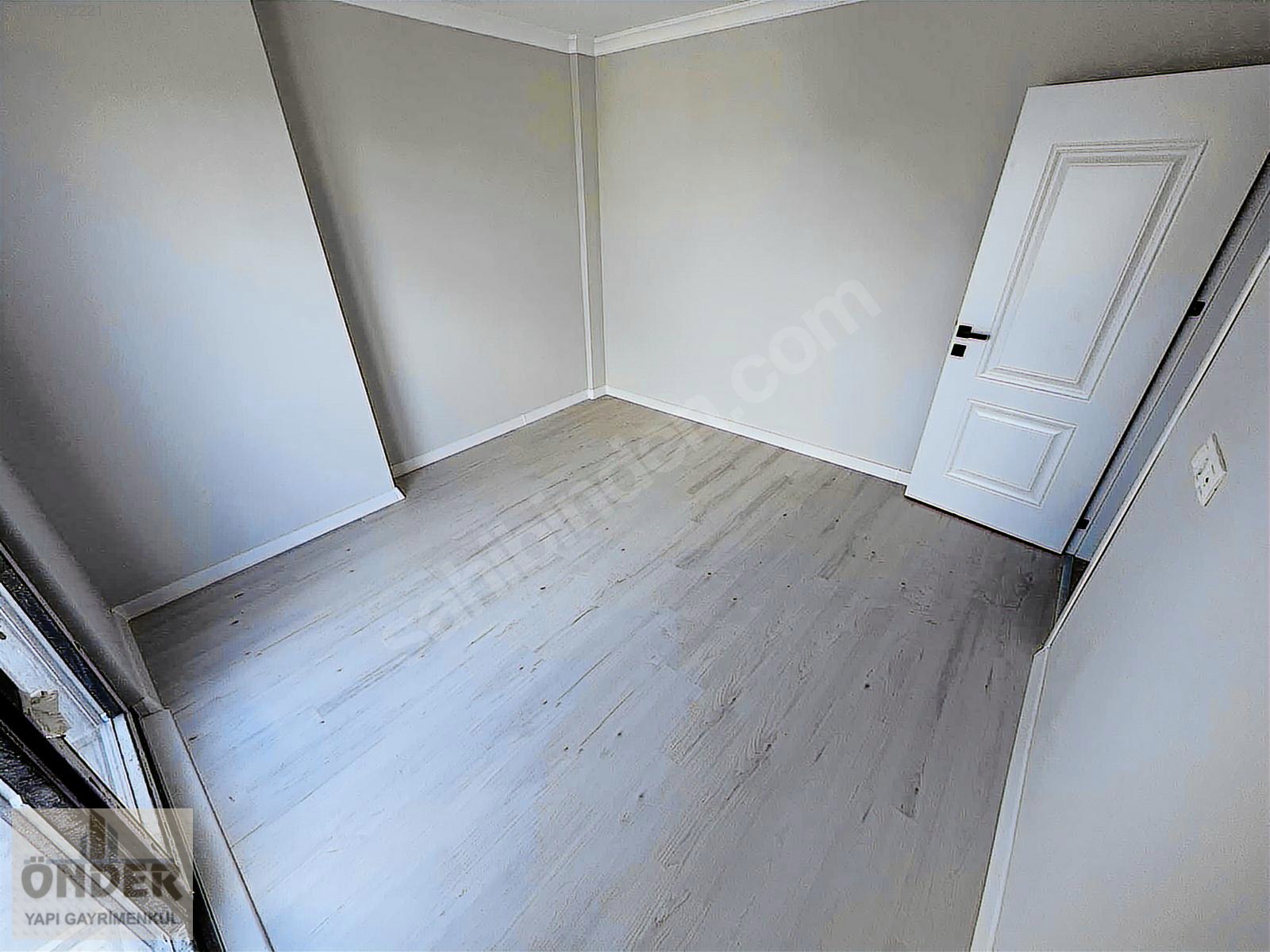 EMEK MAHALLESİ CADDE ÜZERİ 3+1 ASANSÖRLÜ ÜST DUBLEX - KOCAELİ ÇAYIROVA fotoğraf 2