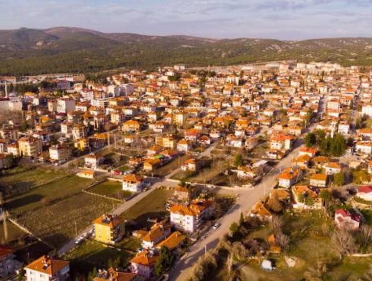 BURDUR YEŞİLOVA YARIŞLI KÖYÜNDE 1139M² TARLAMIZ SATILIKTIR - BURDUR YEŞİLOVA fotoğraf 8