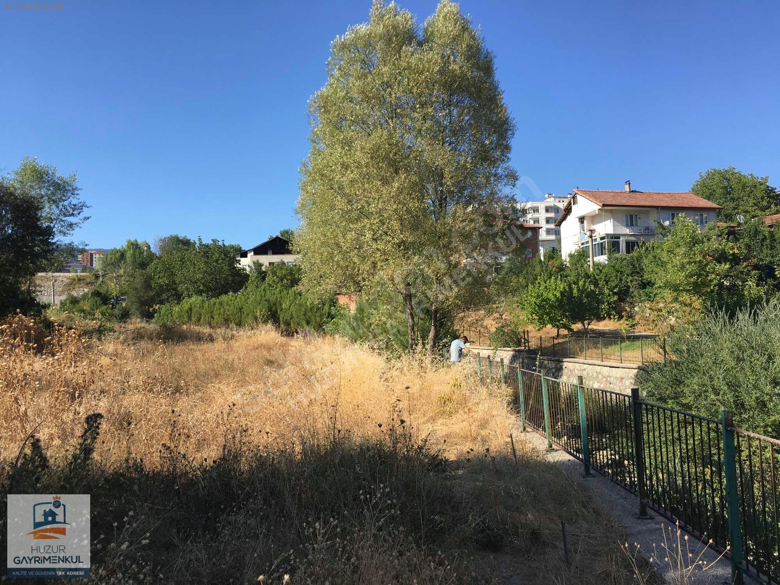 KILAVUZLAR MAH. 606m2 SATILIK BAHÇE 1DÖNÜM KULLANIMI MEVCUT - KARABÜK MERKEZ fotoğraf 2