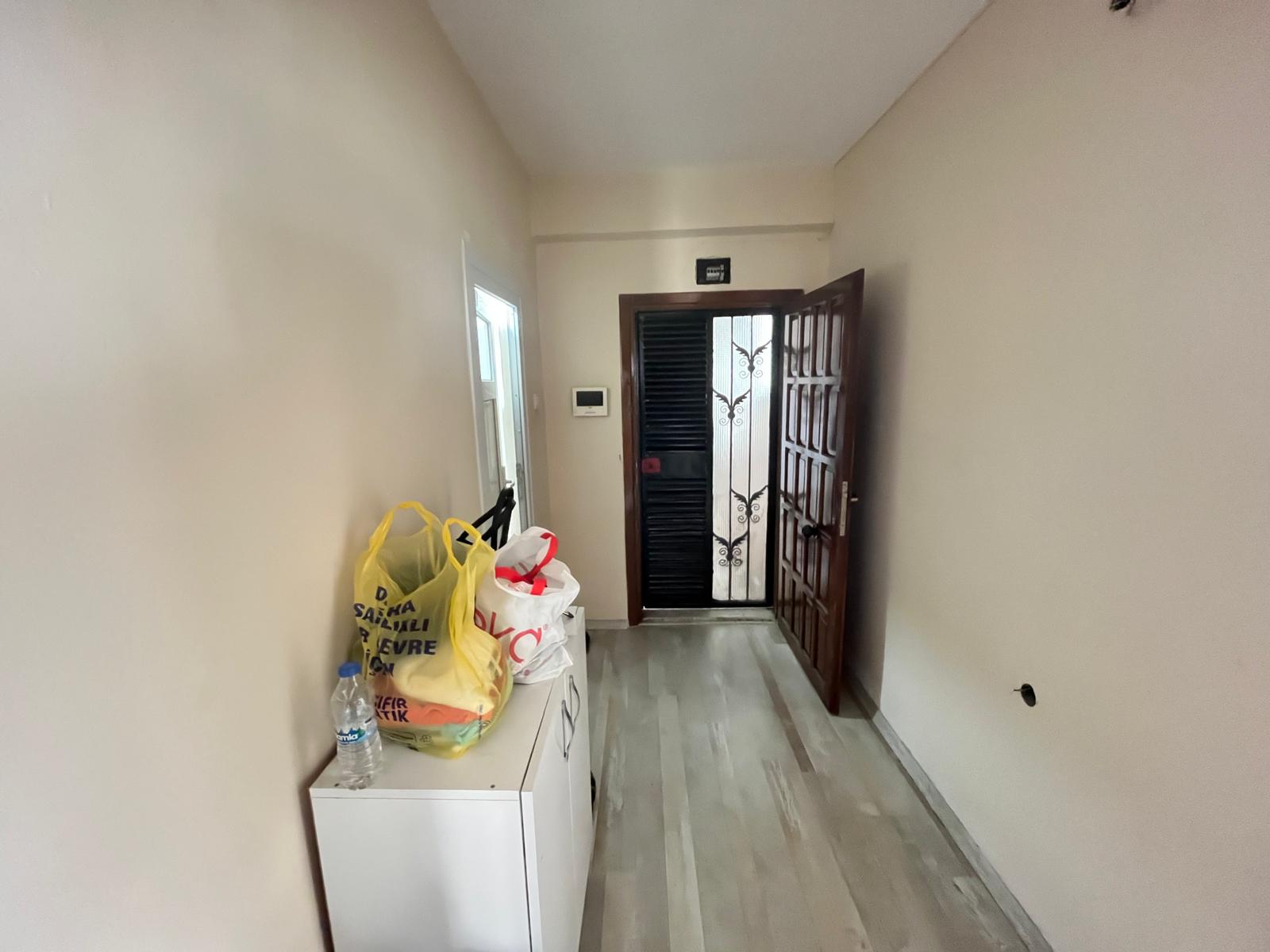 HÜRRİYET MAHALLESİNDE GENİŞ OTURUMLU 3 CEPHELİ 3+1 DAİRE - MERSİN YENİŞEHİR fotoğraf 9
