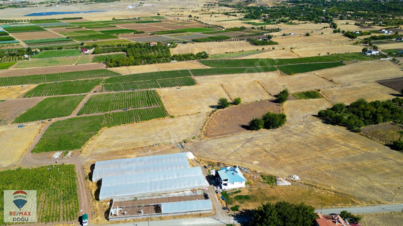 REMAX DOĞUDAN KORUCU KÖYÜNDE ANAYOLA 200M MESAFEDE SATILIK TARLA - ELAZIĞ MERKEZ fotoğraf 9