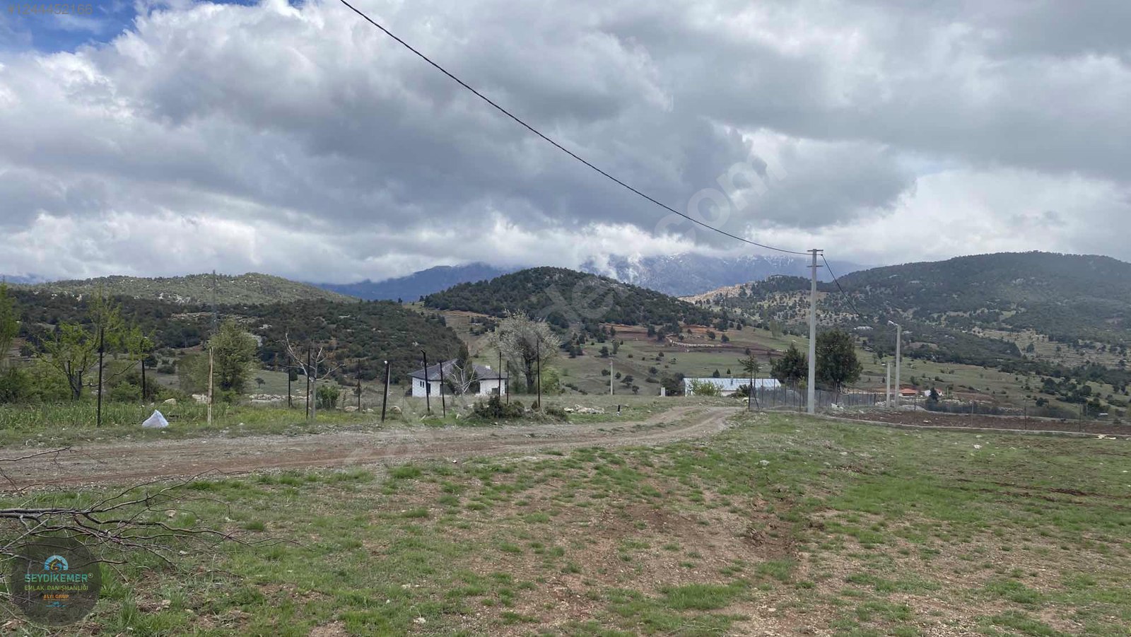 Yayla Gökben'de HAVADAR TEPEDE Ana Yola 400m 910m2 Tarla - MUĞLA SEYDİKEMER fotoğraf 4