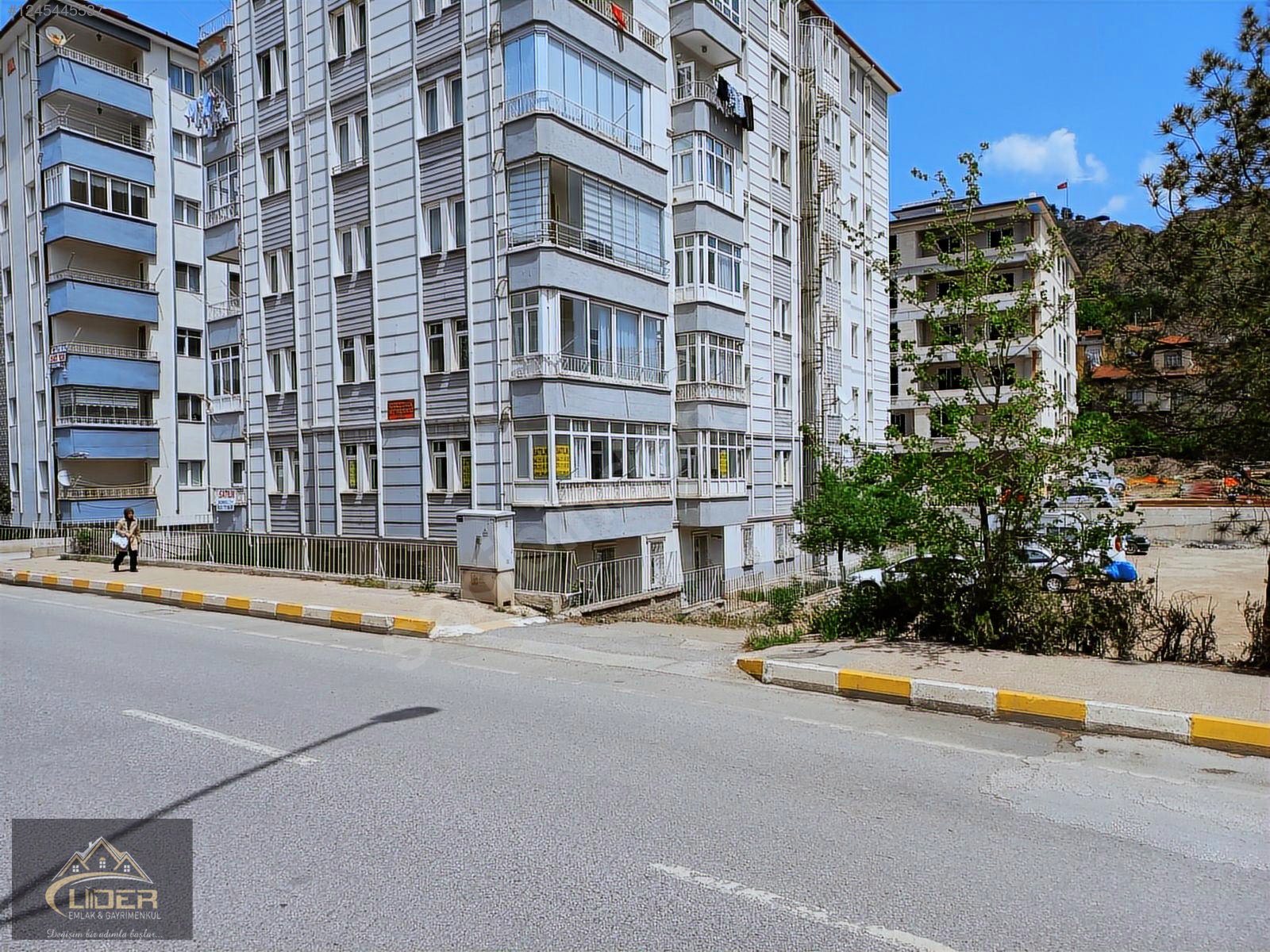 LİDER EMLAK HASTANE YOLU ÜZERİNDE 3+1 İÇİ FUL YAPILI KOMBİLİ - ÇANKIRI MERKEZ fotoğraf 7