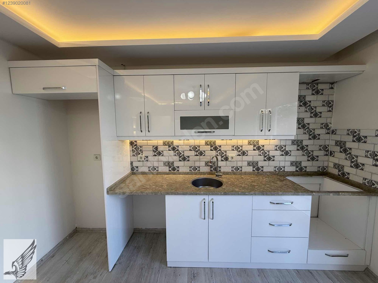ÇARŞI MERKEZDE YATİRİMLİK ÇAY PROJESİNE KOMŞU 1+1 DAİRE - İZMİR SEFERİHİSAR fotoğraf 4