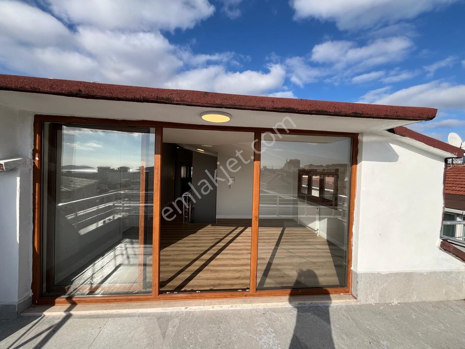 Baki Emlaktan Atalarda Geniş Dublexs 5+2 Daire - İSTANBUL KARTAL fotoğraf 11