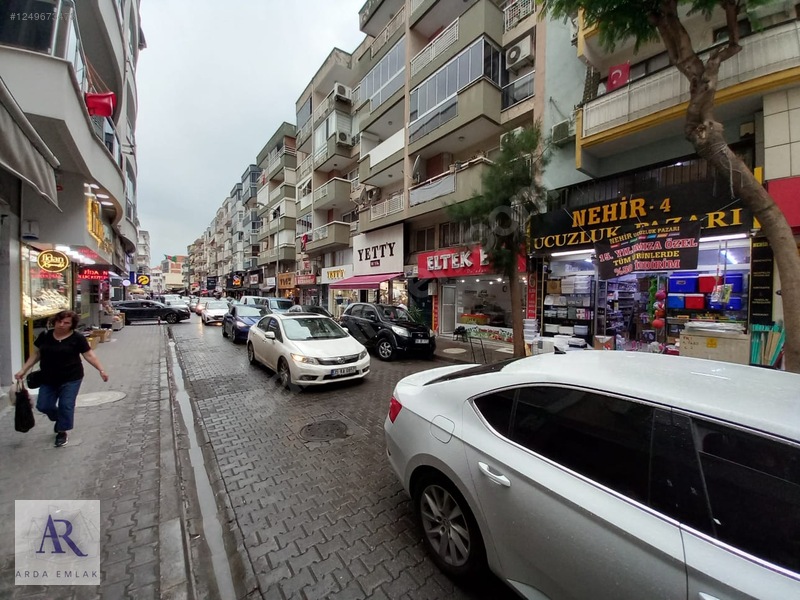 NERGİZ ÇARŞI CADDESİ ÜZERİ KAPALI MUTFAK D.GAZLI 3+1 - 135 M2 - İZMİR KARŞIYAKA fotoğraf 9