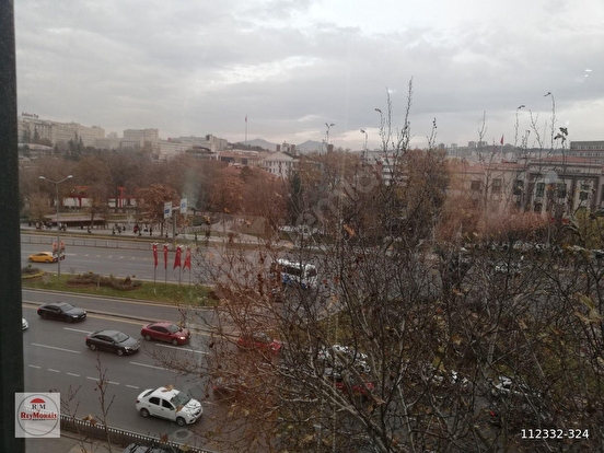 Ankara Sıhhiye Merkezde Balıkçıoğlu İş Hanı Katta Ön Cephe 4 Bölüm 95 M2 Satılık - ANKARA ÇANKAYA fotoğraf 2