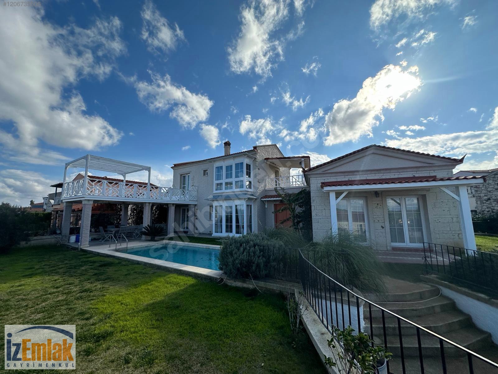 İz Emlak'tan Jardin Eden'de Özel Havuzlu Çok Keyifli Villa - İZMİR ÇEŞME fotoğraf 5