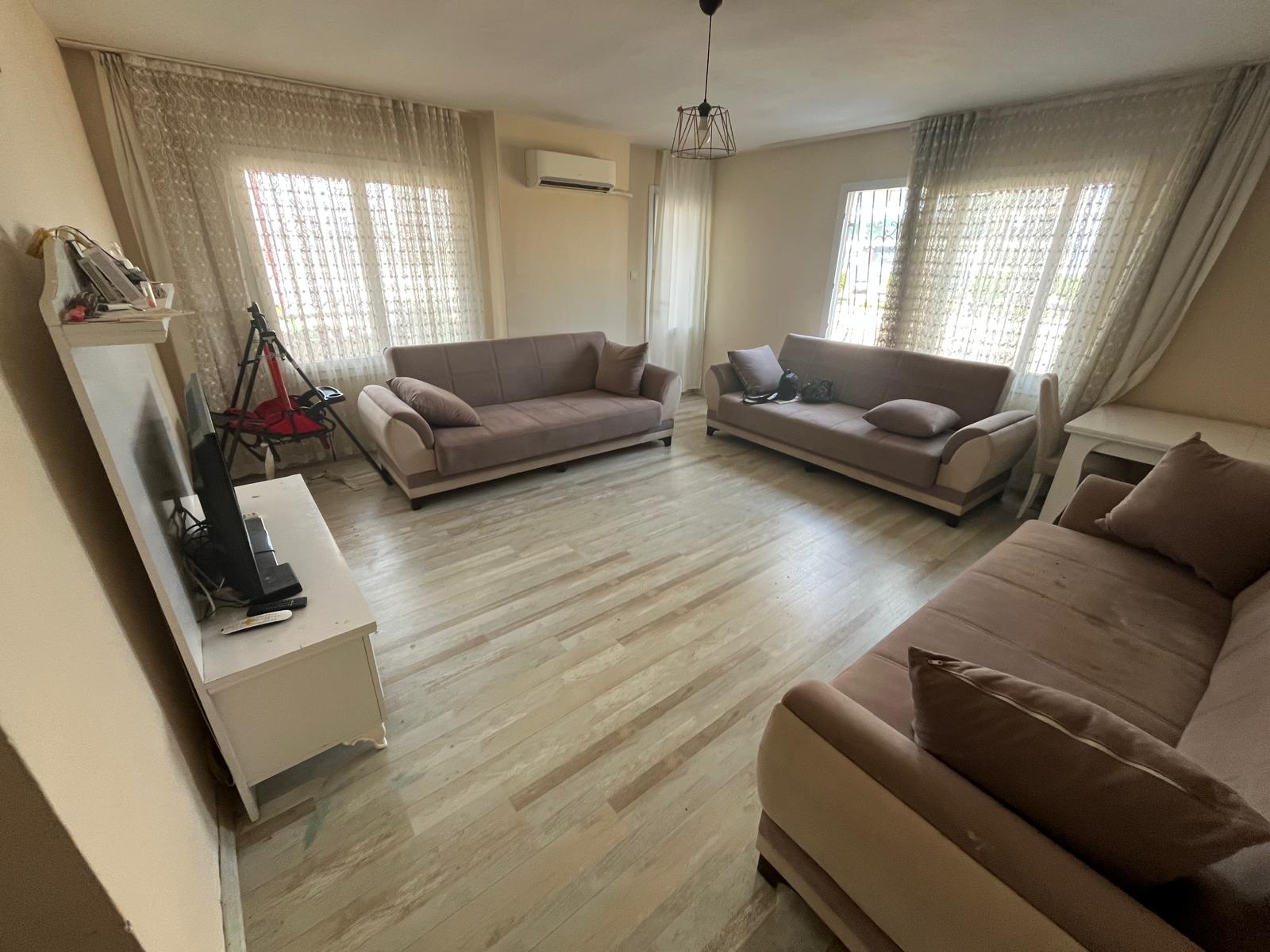 HÜRRİYET MAHALLESİNDE GENİŞ OTURUMLU 3 CEPHELİ 3+1 DAİRE - MERSİN YENİŞEHİR fotoğraf 2