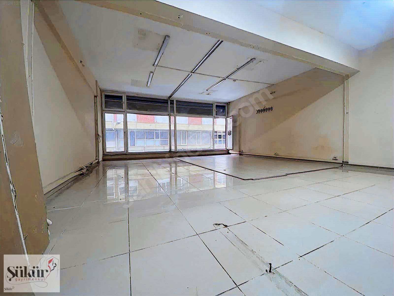İKİTELLİ OSB SANAYİ SİTE İÇİNDE 90X4=360M2 SATILIK DÜKKAN İŞYERİ - İSTANBUL BAŞAKŞEHİR fotoğraf 4