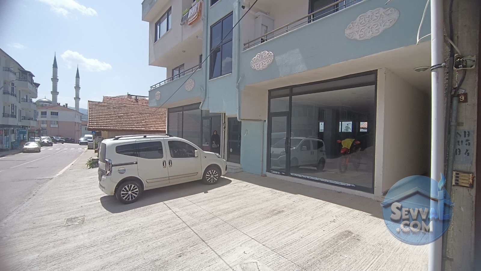 ENKA GYO'DAN KİRALIK 180+220 M2 CADDE ÜZERİNDE DUKKAN MAGAZA - Kocaeli Başiskele fotoğraf 3