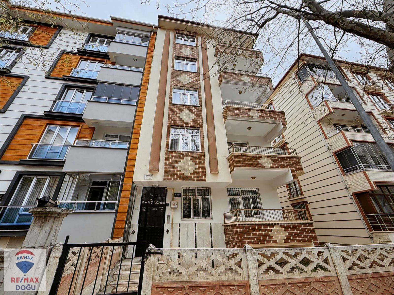 REMAX DOĞU'DAN MERKEZİ KONUMDA SATILIK 3+1 DAİRE - ELAZIĞ MERKEZ fotoğraf 9