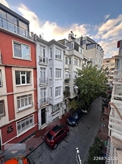 CİHANGİR DE SATILIK 2. KAT TARİHİ BİNADA KÜÇÜK DAİRE - İSTANBUL BEYOĞLU fotoğraf 23