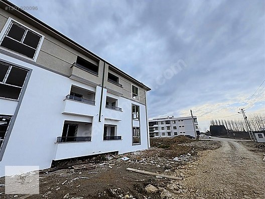 MG EMLAKTAN ÖMERCİKLER MAHALLESİNDE SATILIK 2+1 DAİRE