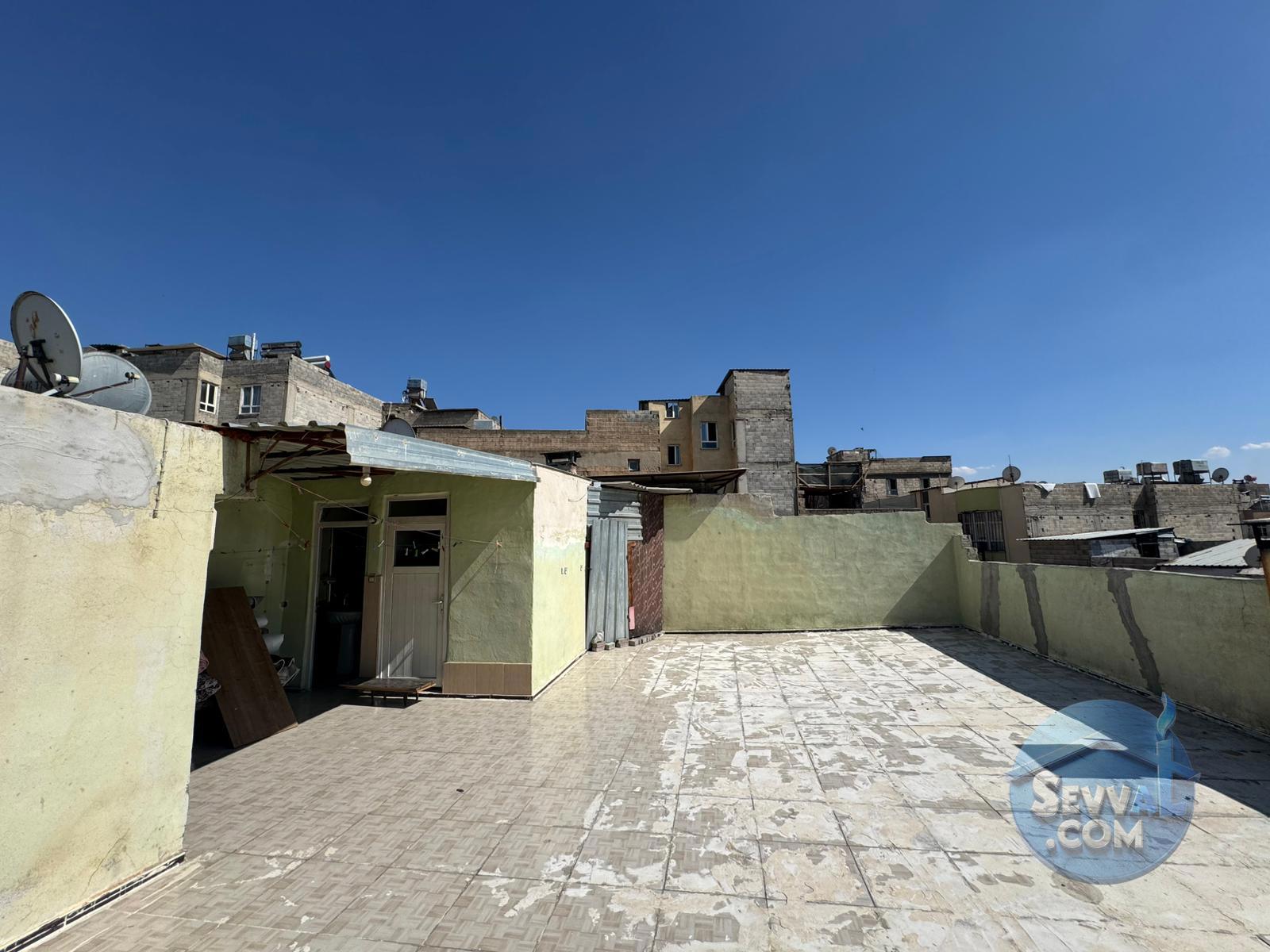BAĞLARBAŞI' N DA KOMPLE SATILIK 3 KATLI BİNA  - ŞANLIURFA HALİLİYE fotoğraf 4