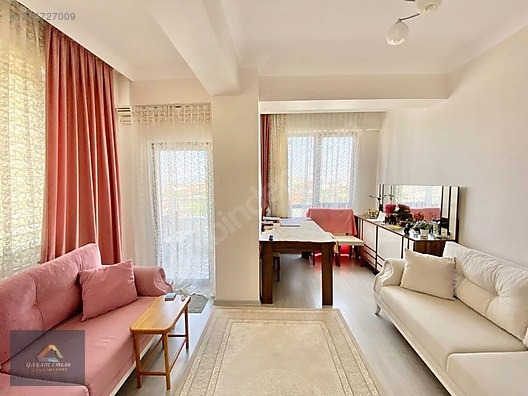 YAŞAM'DAN TRABZON CADDESİ ÜZERİNDE SATILIK 2+1 GENİŞ DAİRE - İSTANBUL SULTANBEYLİ fotoğraf 3