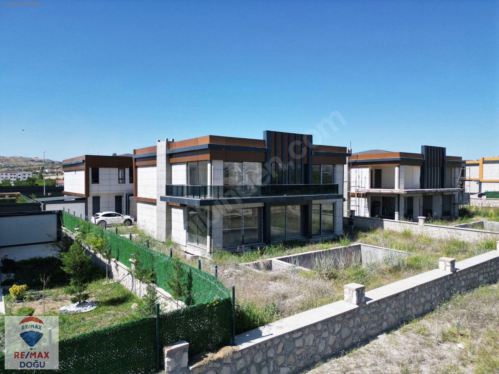 [REMAX DOĞU] FLORA'DA BAHÇELİ + HAVUZLU TRİPLEX VİLLA - ELAZIĞ MERKEZ fotoğraf 4