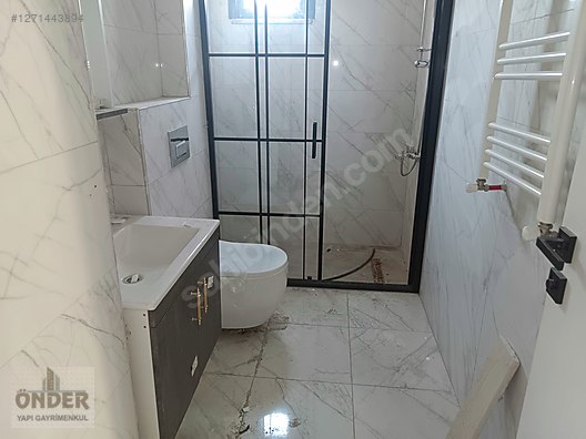 YAKACIK MEYDANDA SATILIK 3+1 DAİRE - İSTANBUL KARTAL fotoğraf 4