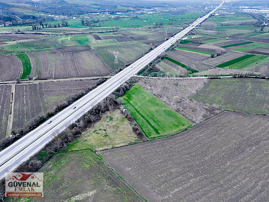 E-5' e 76 METRE CEPHE DEPO VEYA BESİHANE RUHSATINA UYGUN ARSA - SAKARYA AKYAZI fotoğraf 5