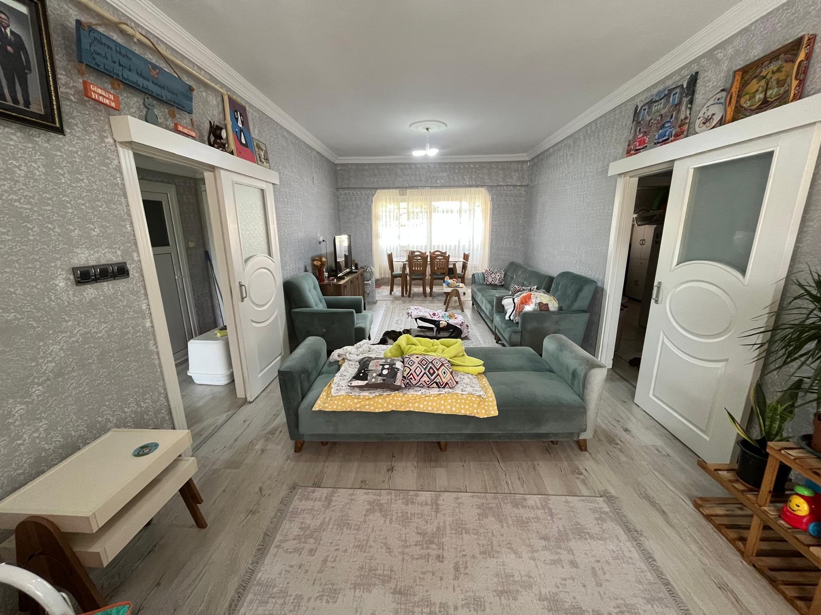 ERGÜNDEN AKKENTTE EFES SİT SATILIK DOĞALGAZLI 3+1 DAİRE - MERSİN YENİŞEHİR fotoğraf 4