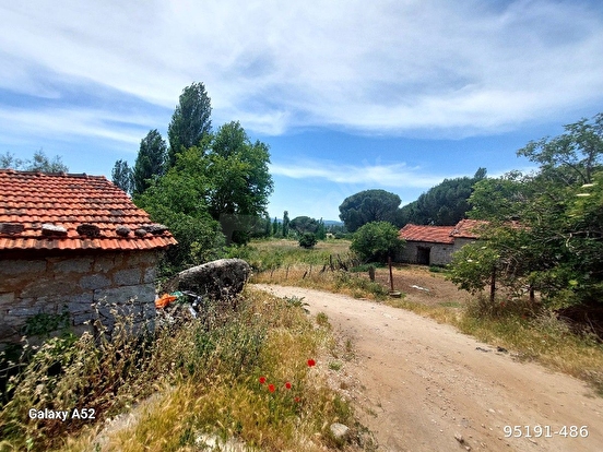 İZMİR BERGAMA KOZAK YAYLASI ÇAMAVLU MAH DE 300 M2 230 M2 YANYANA İKİ ADET ARSA - İZMİR BERGAMA fotoğraf 3
