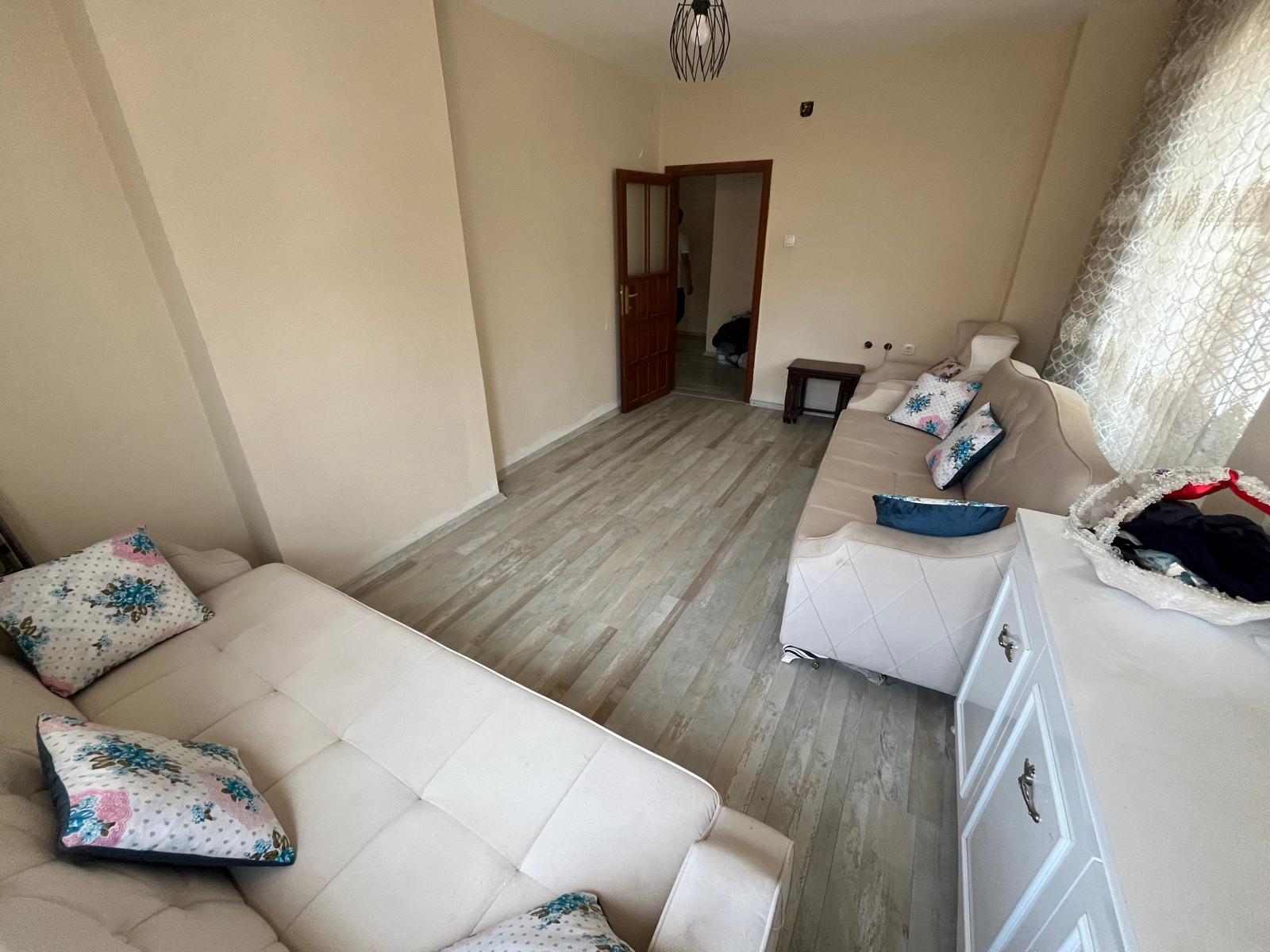 HÜRRİYET MAHALLESİNDE GENİŞ OTURUMLU 3 CEPHELİ 3+1 DAİRE - MERSİN YENİŞEHİR fotoğraf 7