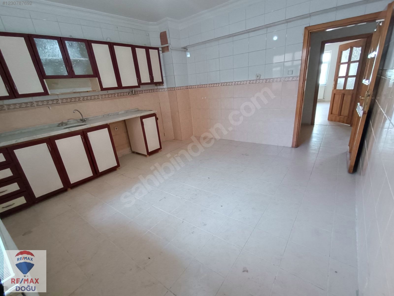 REMAX DOĞUDAN SANAYİ MAH. BULVARA SIFR KÖŞE BAŞI 3+1SATILK DAİRE - ELAZIĞ MERKEZ fotoğraf 2
