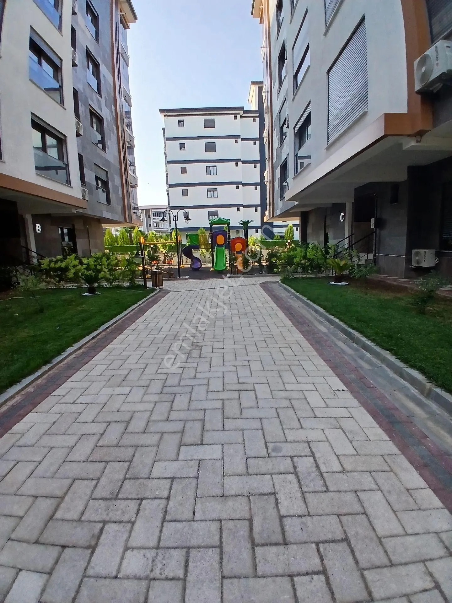İzmir Torbalı Alpkent Mahallesinde 3+1 140m2 Net Arakat Havuzlu Sitede Daire Sat - İZMİR TORBALI fotoğraf 2
