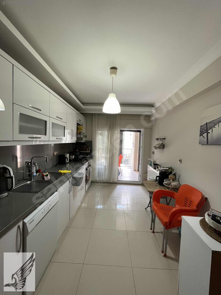 ÇARŞI MERKEZİNDE KAPALI MUTFAK 3+1 SATILIK DAİRE - İZMİR SEFERİHİSAR fotoğraf 3