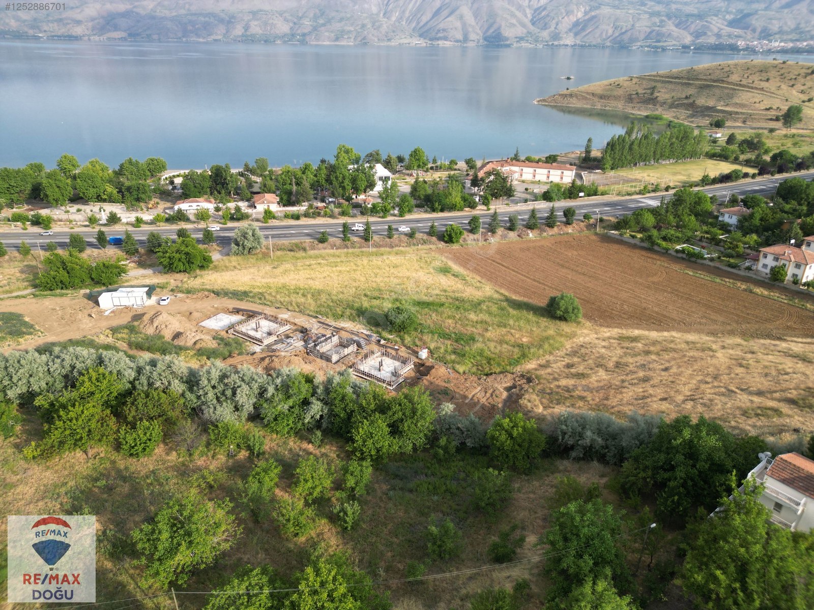REMAX DOĞU'DAN HAZAR GÖLÜ'NDE İMARLI ARAZİ - ELAZIĞ SİVRİCE fotoğraf 8