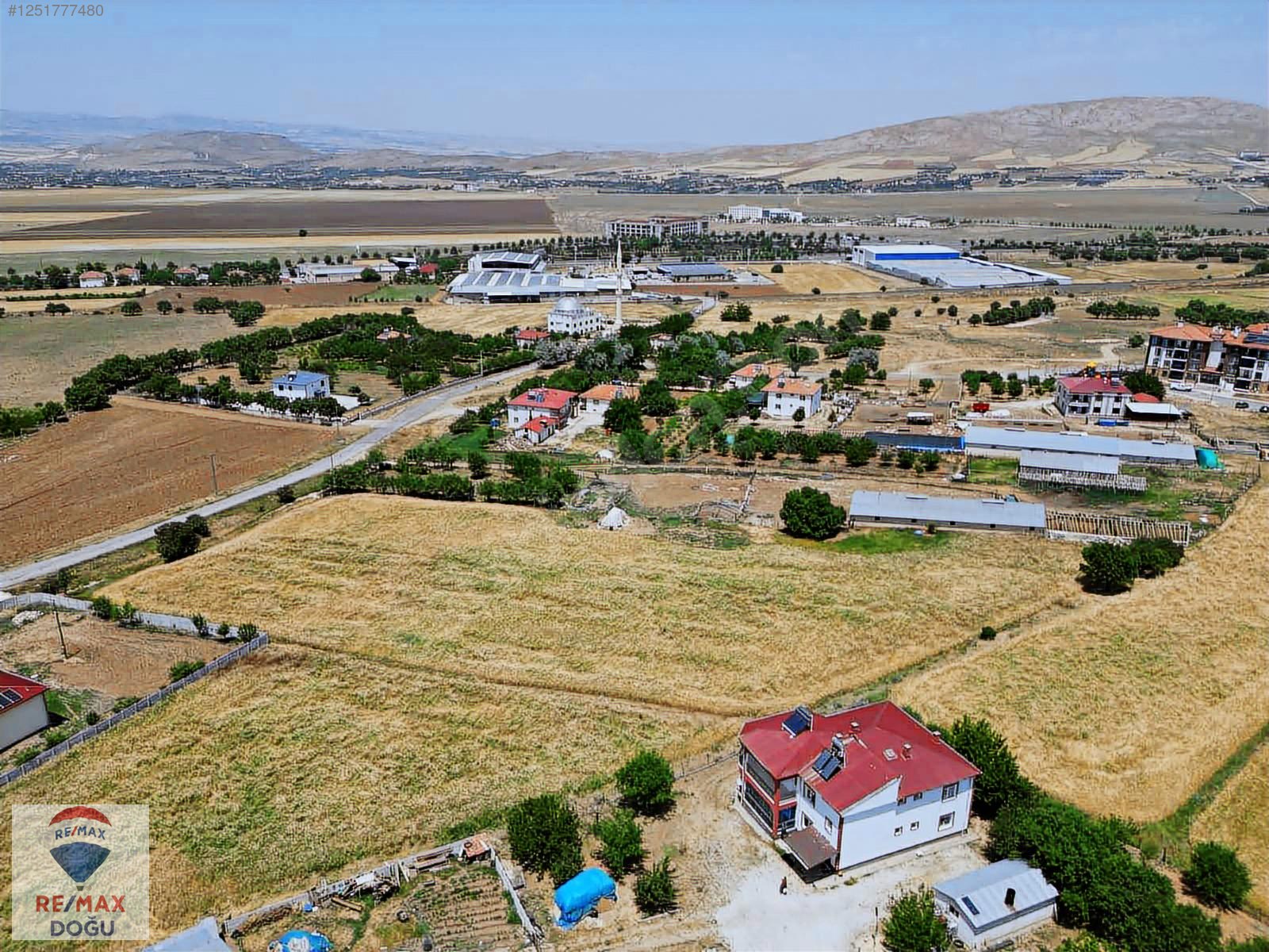 REMAX DOĞUDAN AŞAĞI HOLPENK'TE 6.473 M2 SATILIK TARLA - ELAZIĞ MERKEZ fotoğraf 5