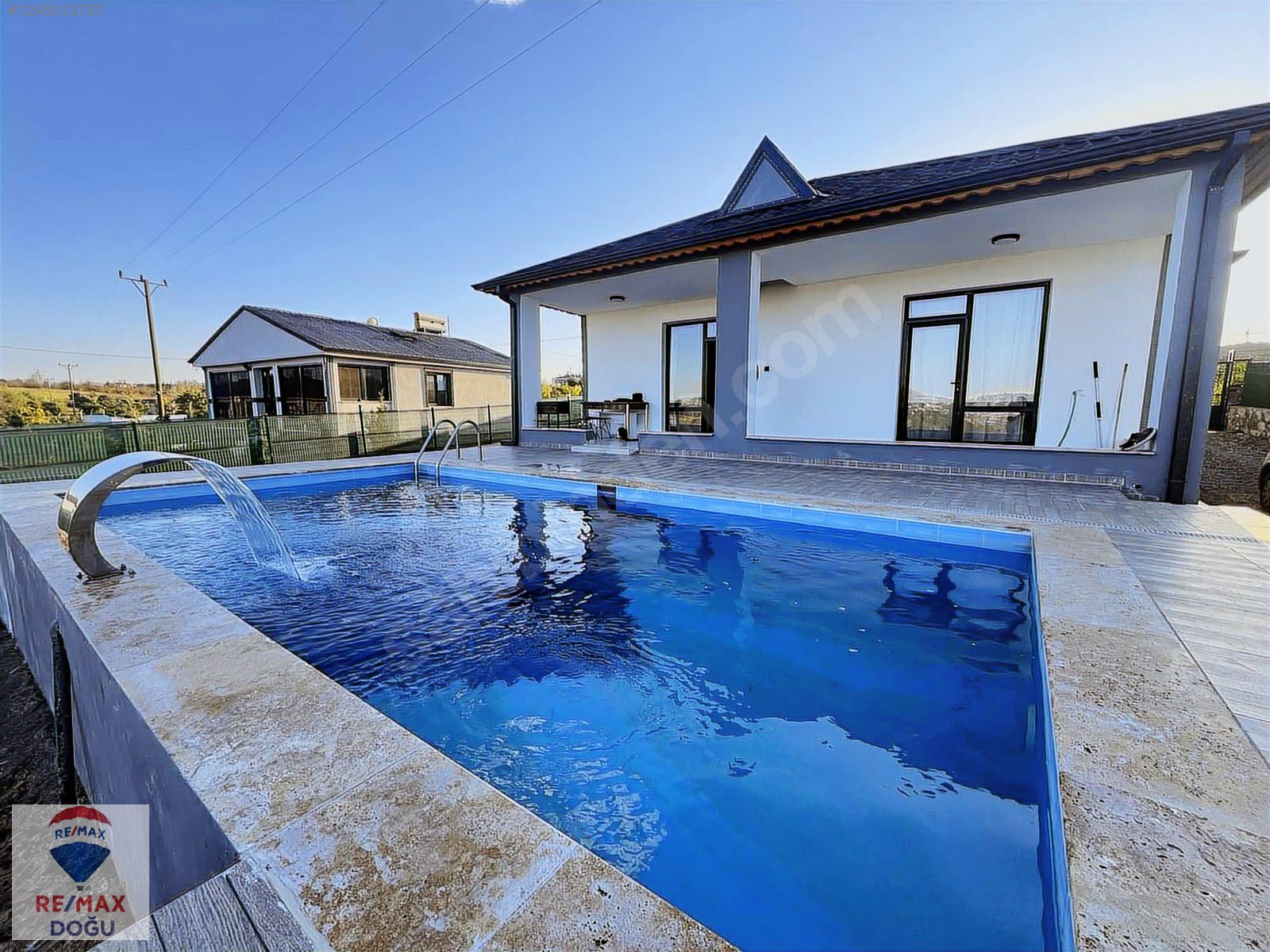 REMAX DOĞUDAN 1000 M²PELTE BAHÇELİ SIFIR2+1 HAVUZLU MÜSTAKİL EV - ELAZIĞ MERKEZ fotoğraf 4