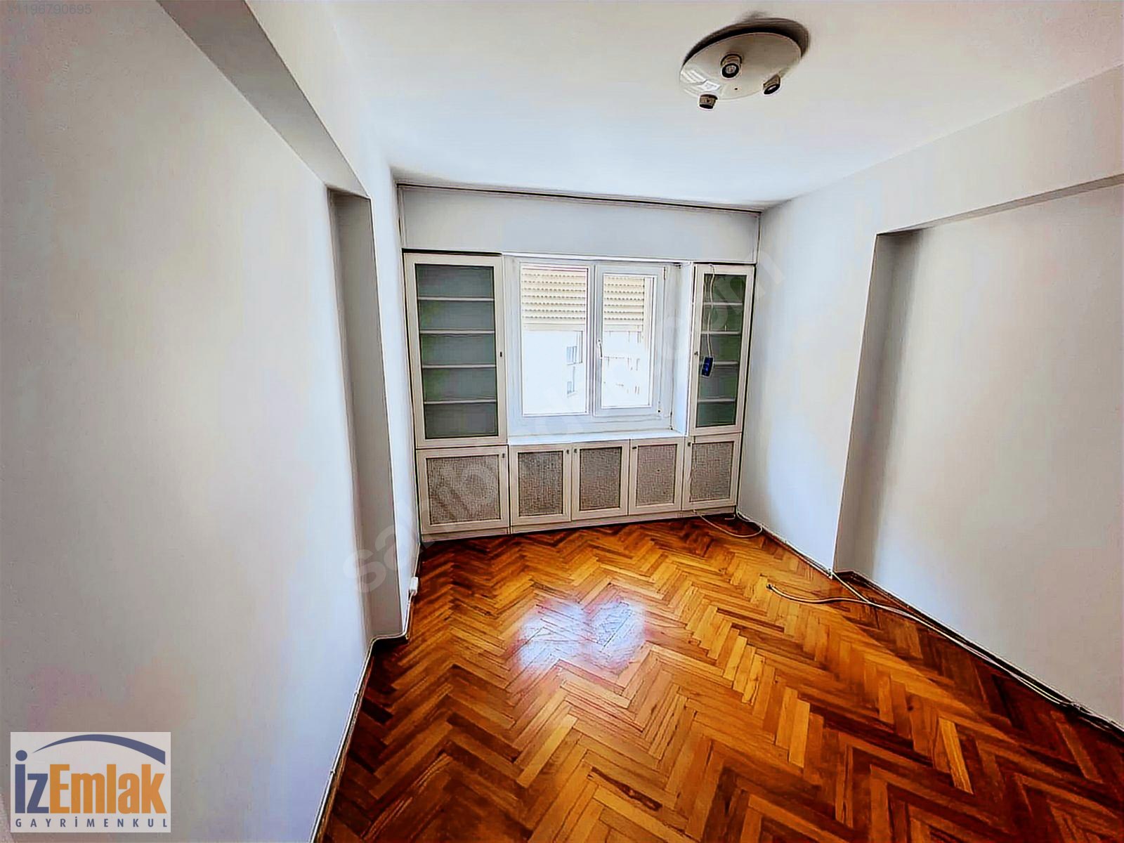 İzEmlak - Mustafabey Caddesi Yakınında 4 Oda 220m2 Satılık Daire - İZMİR KONAK fotoğraf 2