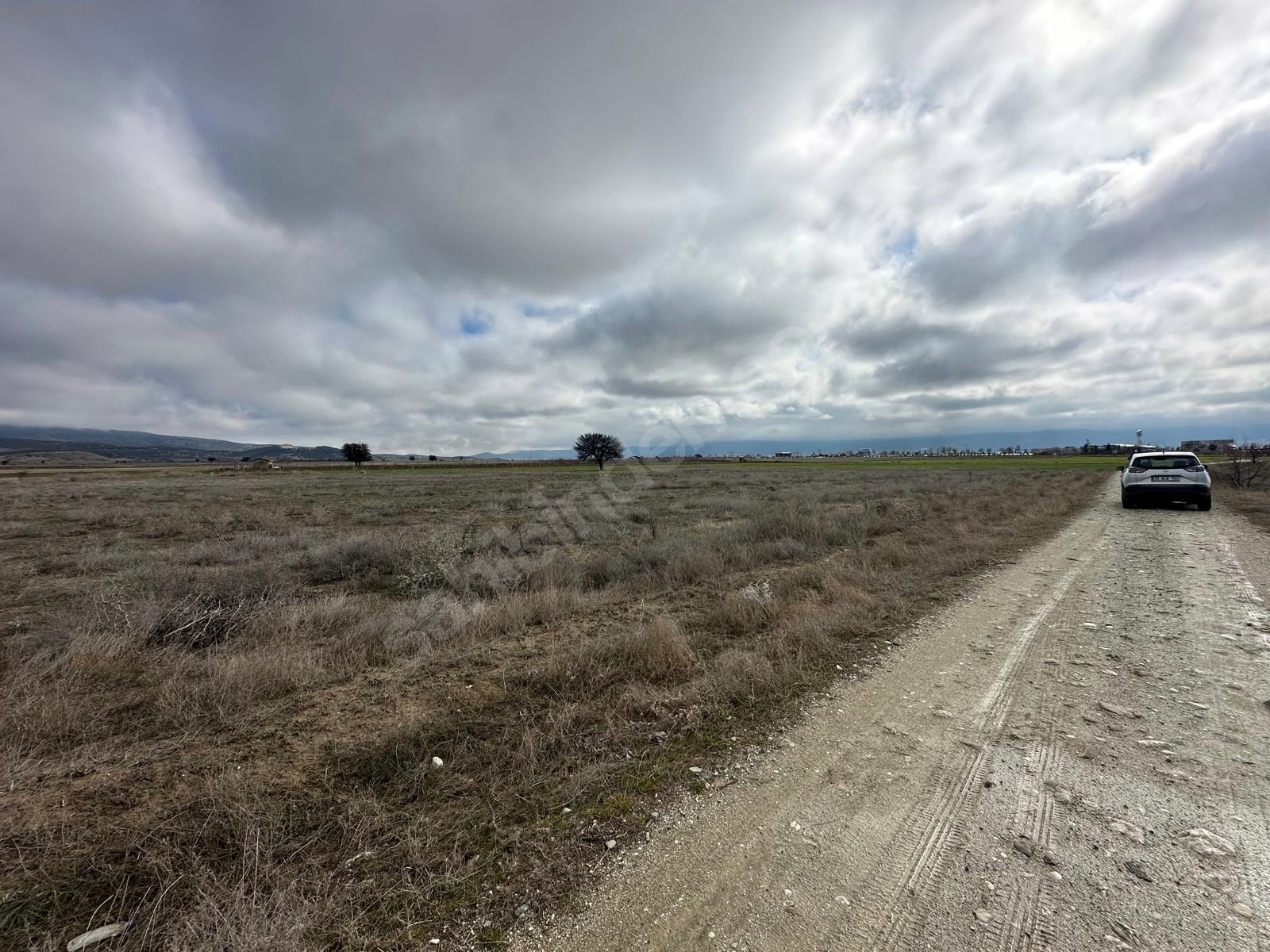 ISPARTA KEÇİBORLU'DA AFYON YOLUNA 400 METRE MESAFEDE UYGUN ARSA - ISPARTA KEÇİBORLU fotoğraf 20