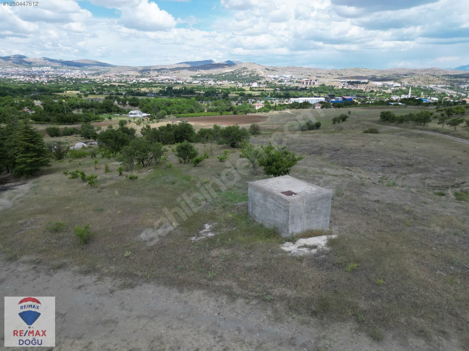 REMAX DOĞU'DAN ŞEHİR MANZARALI FERAH ALANDA VİLLA ARSASI - ELAZIĞ MERKEZ fotoğraf 8