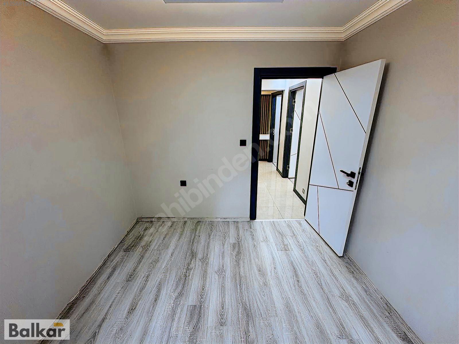 İŞÇİEVELERİ CADDESİ ÜZERİ SATILIK LÜX TADİLATLI 2+1 SATILIK - İZMİR BUCA fotoğraf 8