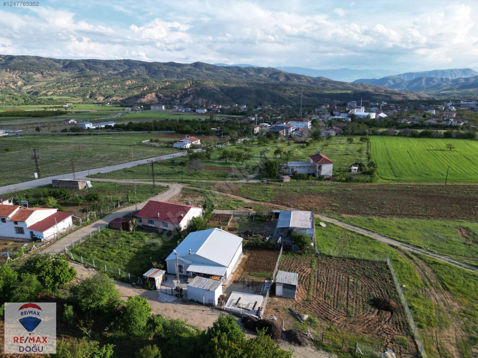 REMAX DOĞUDAN MUHTEŞEM LOKASYONDA 3+1 MÜSTAKİL BAHÇELİ EV - ELAZIĞ BASKİL fotoğraf 7