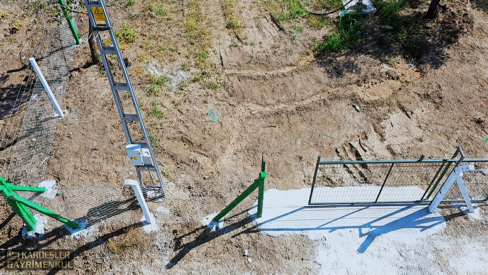 AKHİSAR YENİCEKÖYDE KARIŞIK ZEYTİN MEYVE BAHÇESİ SU ELEKTRİKLİ - MANİSA AKHİSAR fotoğraf 24
