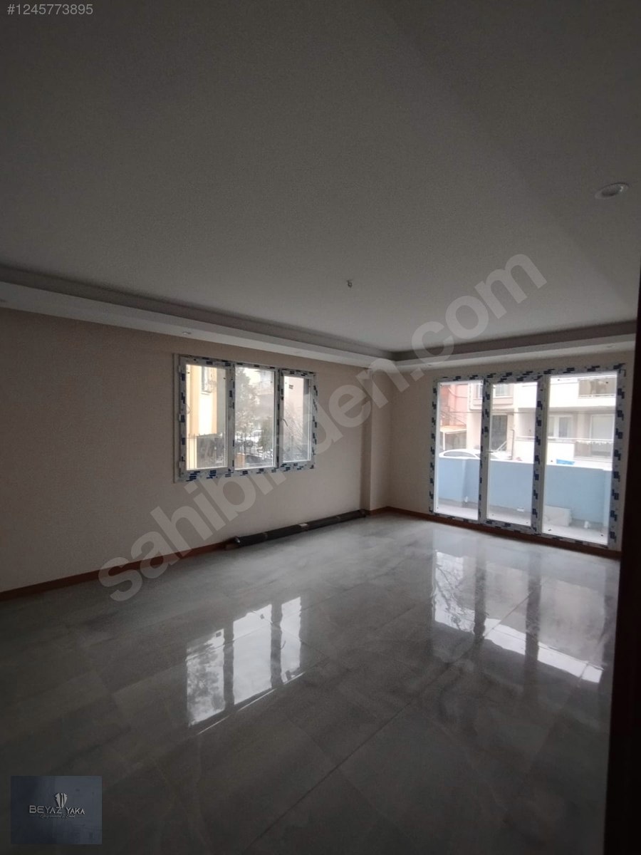 BEYAZ YAKA'DAN ZAFER MAHALLESİNDE 3+1 SATILIK DAİRE - İZMİR BERGAMA fotoğraf 3