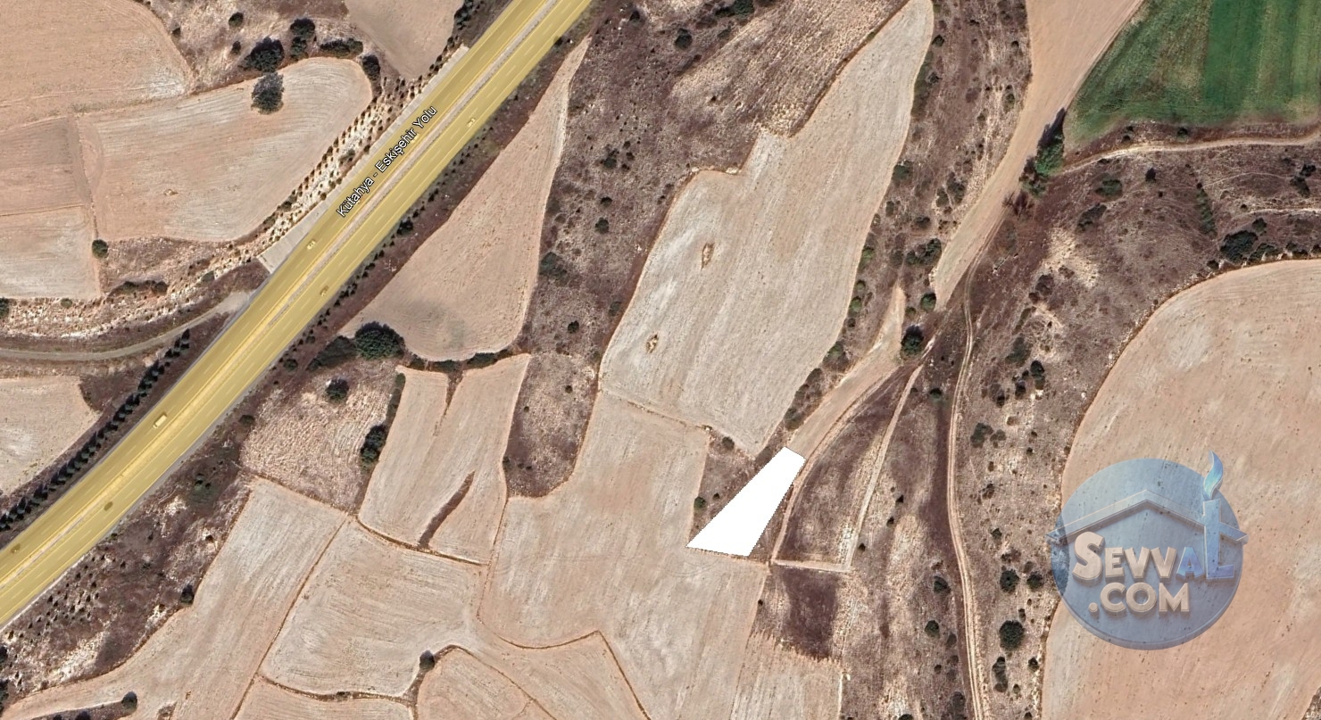 KÜTAHYA MERKEZ SOBRAN KÖYÜNDE 917 M² TARLAMIZ SATILIKTIR. - Kütahya Merkez fotoğraf 7