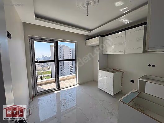 KARTAL YAKACIKTA SİTE İÇİNDE YÜKSEK KATTA FERAH 2+1 DAİRE - İSTANBUL KARTAL fotoğraf 8