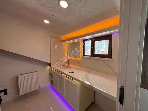 Baki Emlaktan Atalarda Geniş Dublexs 5+2 Daire - İSTANBUL KARTAL fotoğraf 2