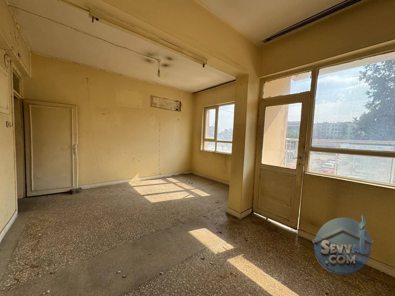 BAHÇELİ EVLER MAH. SATILIK 1. KAT 4 ODALI 140 m2 PARK CEPHELİ DAİRE - ŞANLIURFA HALİLİYE fotoğraf 12