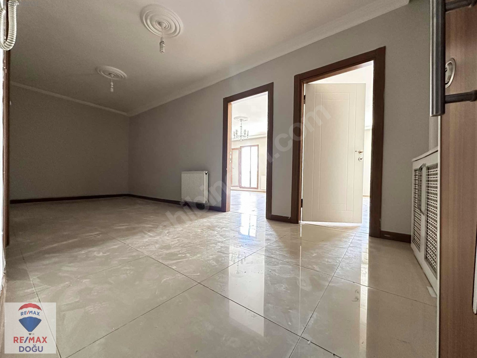 REMAX DOĞUDAN ÇARŞI MERKEZDE KAÇIRILMAYACAK OFİS - ELAZIĞ MERKEZ fotoğraf 2