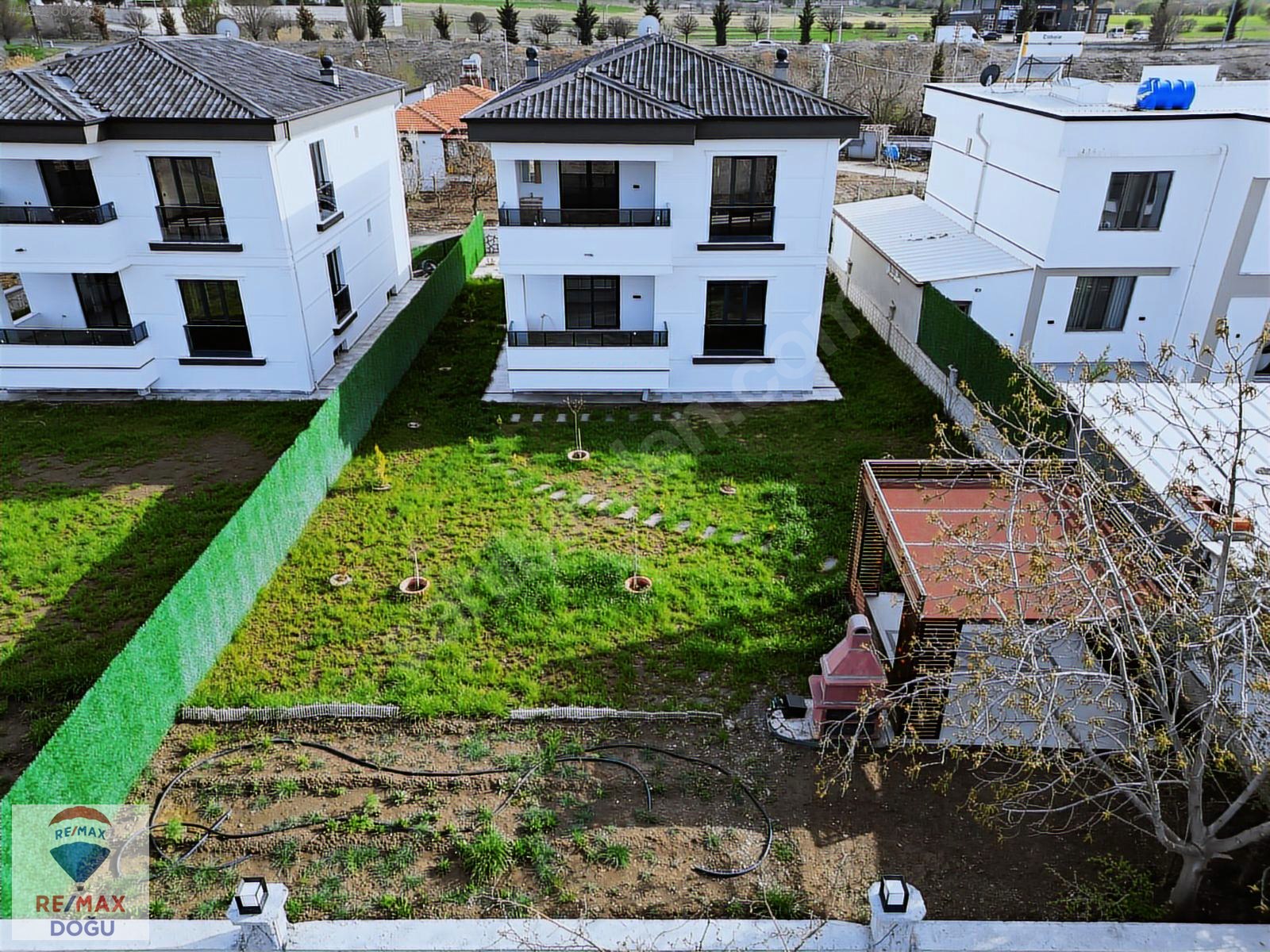 REMAX DOĞU'DAN SÜRSÜRÜ MAHALLESİNDE SATILIK 5+1 LÜX VİLLA - ELAZIĞ MERKEZ fotoğraf 4